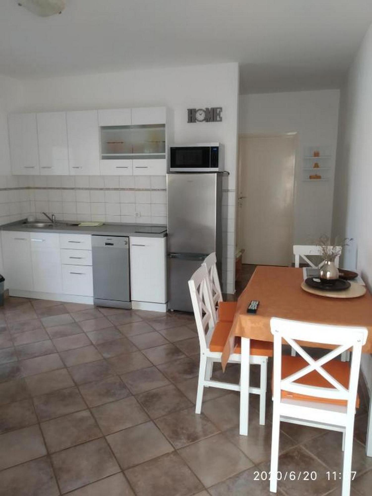 Apartmani Lucia Biograd Biograd Na Moru Ruang foto